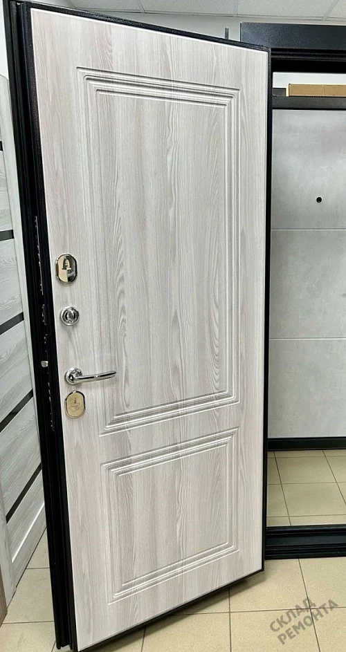 Фото Дверь входная Феррони 11 см Isoterma Серебро с терморазрывом антик серебро/ривьера айс – купить в Красноярске: цена, описание, фото. Интернет-магазин. 2